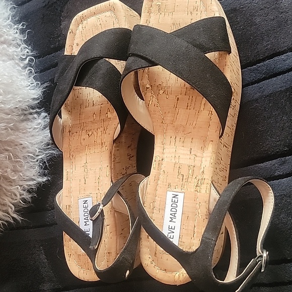 Cute Sandals by Steve Madden. - Picture 6 of 10